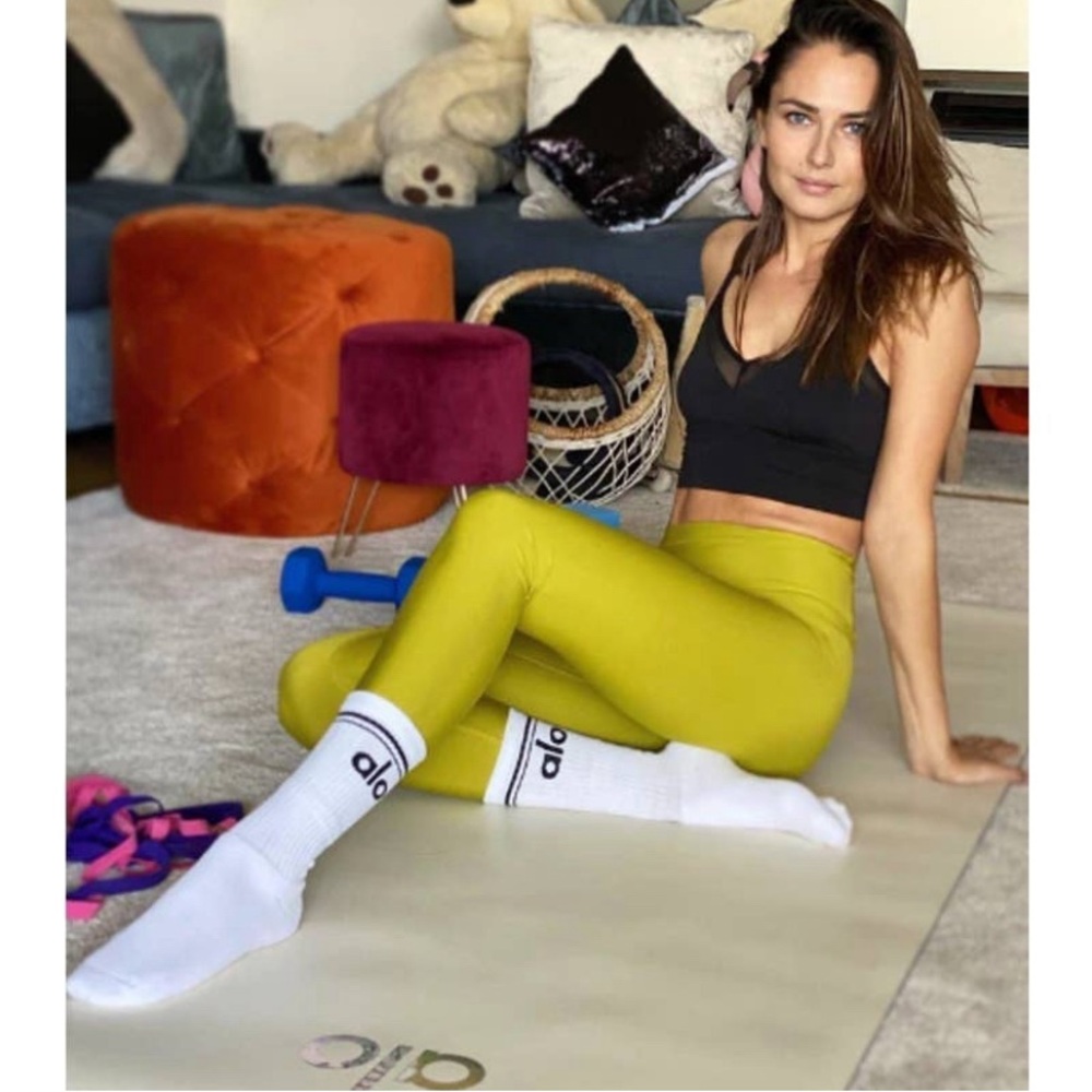 Alo Yoga High Waist AirLift Chartreuse Leggings